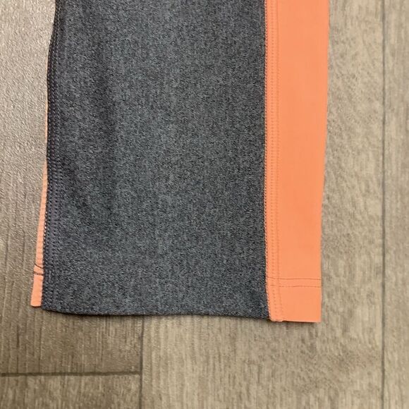 Womens Under Armour Compression Crop Heatgear Performance Active Leggings - Picture 4 of 8